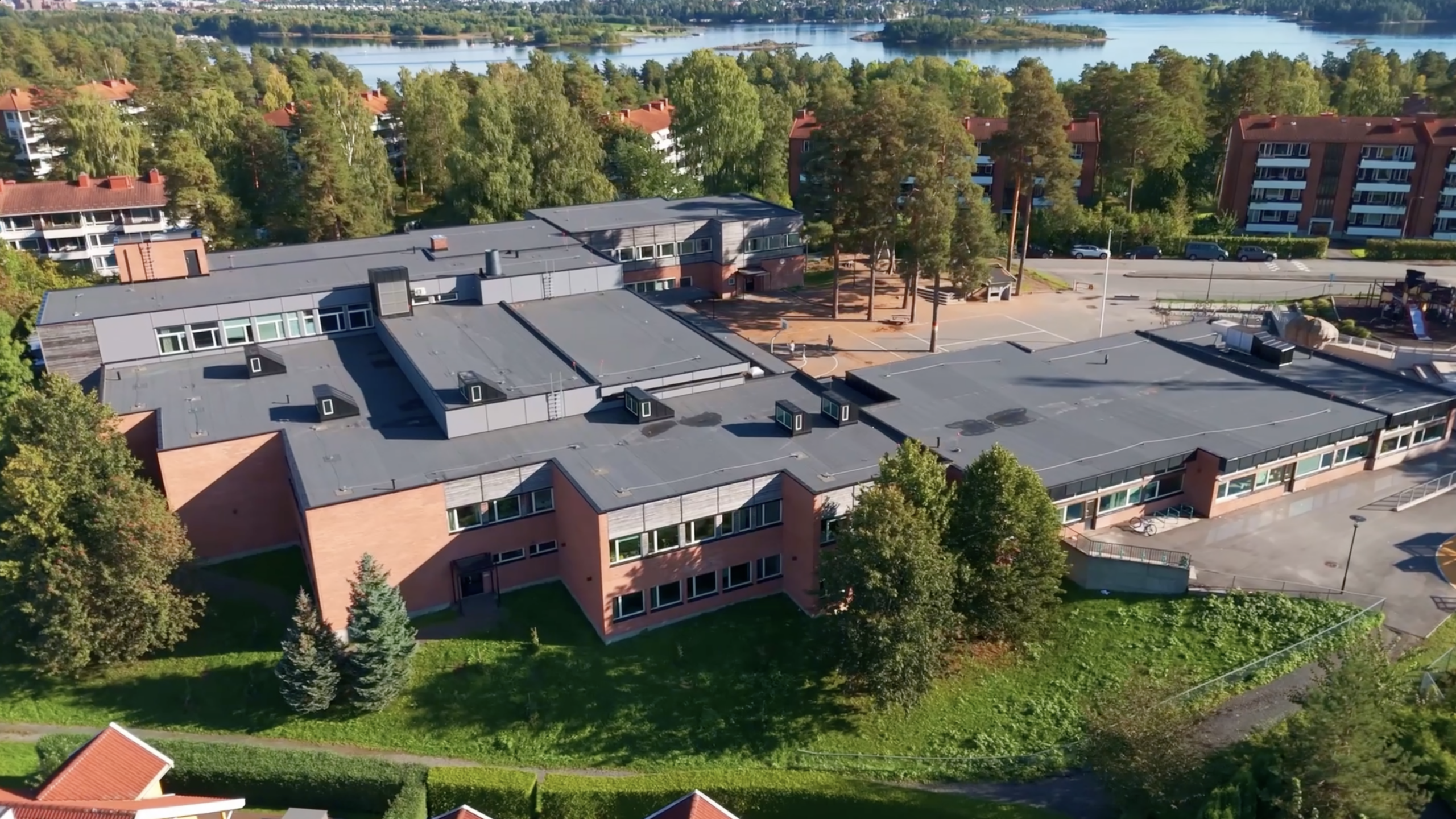 Høvik Verk Skole - bilde 1